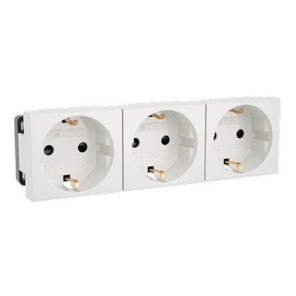 картинка Dkc 45003 Тройная розетка Viva белая магазин Tovar-RF.ru являющийся официальным дистрибьютором в России картинка Dkc 45003 Тройная розетка Viva белая от магазина Tovar-RF.ru